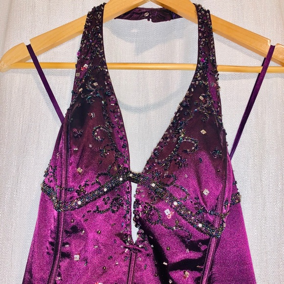 Formal dress - Picture 2 of 7